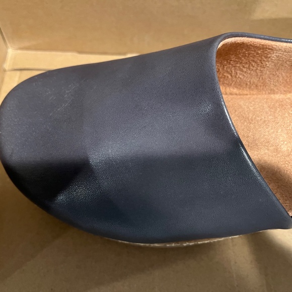 Softwalk Addie Slip-on 8 1/2 WW - Picture 4 of 7